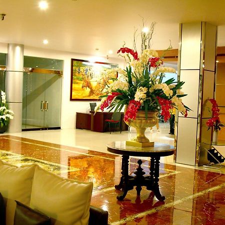 Grand Royal Taliwang Hotel エクステリア 写真