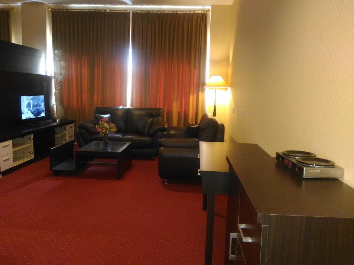 Grand Royal Taliwang Hotel エクステリア 写真