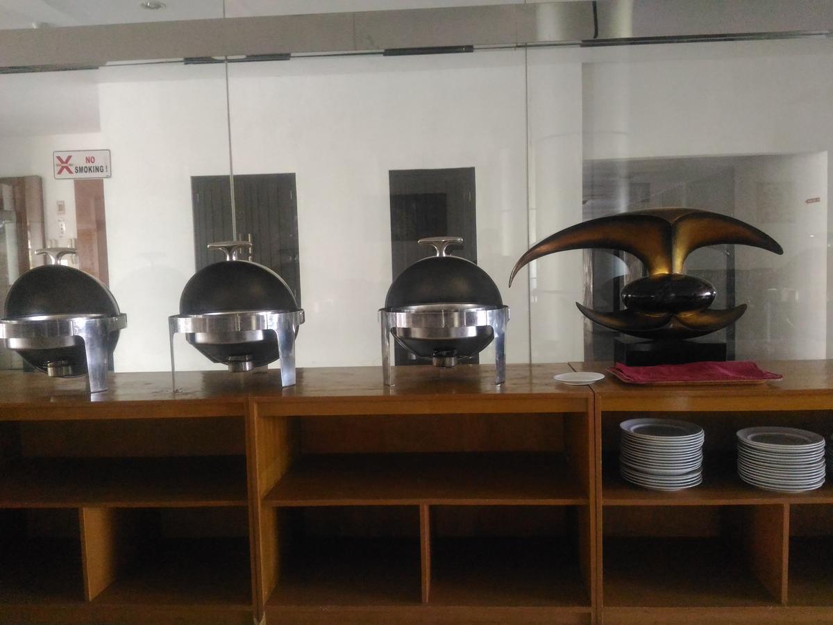 Grand Royal Taliwang Hotel エクステリア 写真