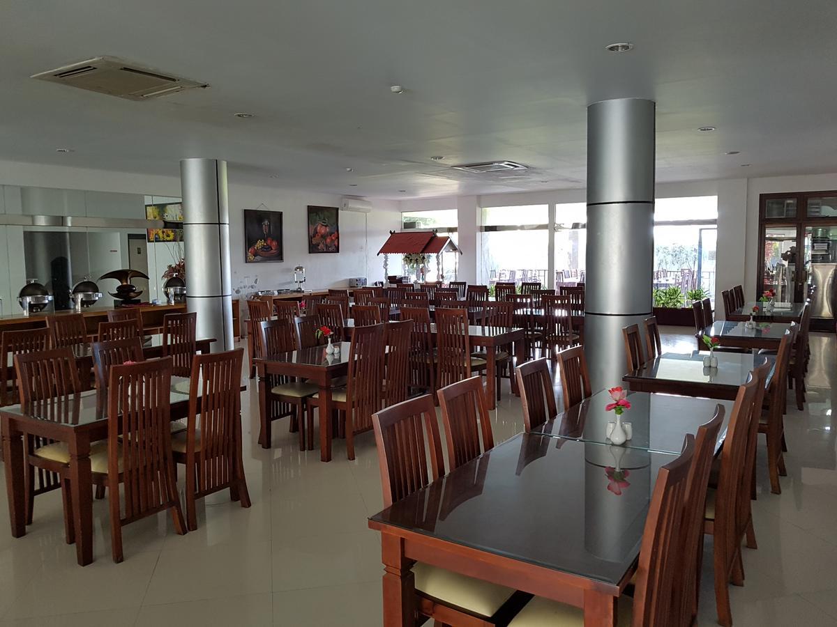 Grand Royal Taliwang Hotel エクステリア 写真