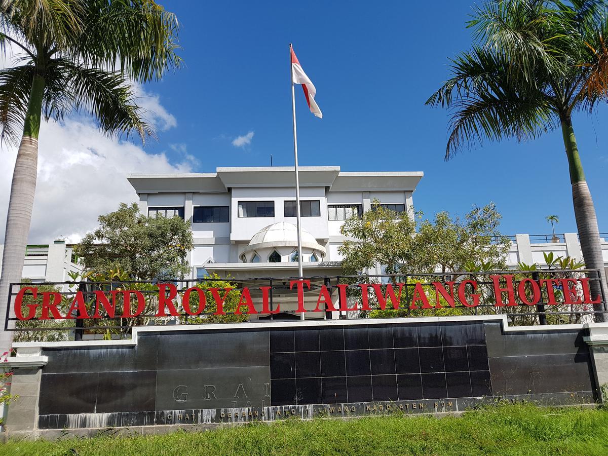 Grand Royal Taliwang Hotel エクステリア 写真