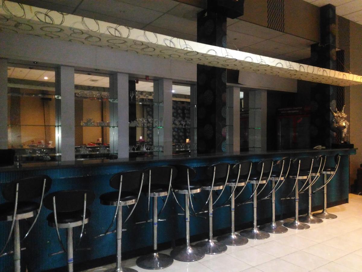 Grand Royal Taliwang Hotel エクステリア 写真